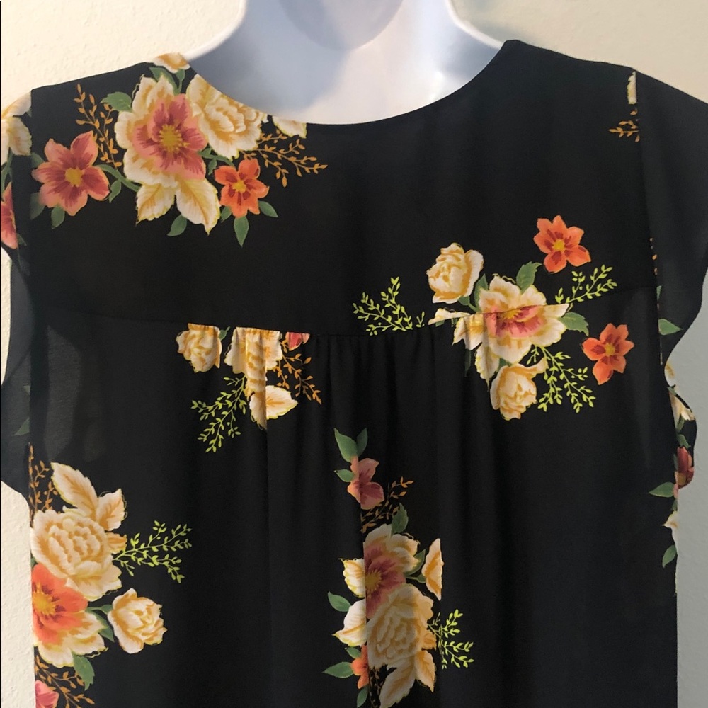 Loft Top - Picture 4 of 6